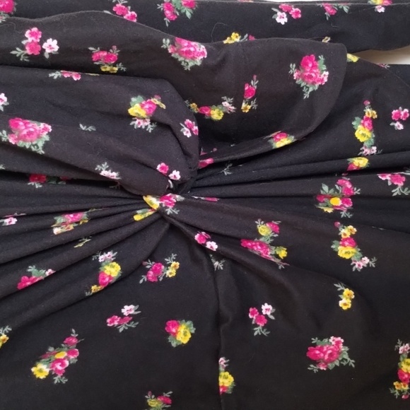 Socialite Curve Black floral long sleeve midi dress twisted front - Picture 2 of 10